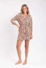 Laden Sie das Bild in den Galerie-Viewer, Image 06: Rio De Sol Hemdblusenkleid Leopard Chemise