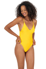 Laden Sie das Bild in den Galerie-Viewer, Model Front: Rio De Sol Badeanzug Sunflower Hype