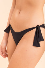 Laden Sie das Bild in den Galerie-Viewer, Image 09: Rio De Sol Set Set Dots-Black Mel Italy