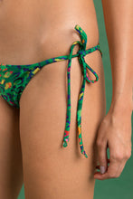 Laden Sie das Bild in den Galerie-Viewer, Image 08: Rio De Sol Set Set Wilds Tri-Fixo Cheeky-Tie