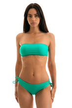 Laden Sie das Bild in den Galerie-Viewer, Model Front: Rio De Sol Oberteil Top Bahamas Reto