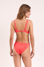 Laden Sie das Bild in den Galerie-Viewer, Model Back: Rio De Sol Oberteil Top Malibu-Folia Amelia