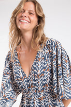 Laden Sie das Bild in den Galerie-Viewer, Image 07: Rio De Sol Mini Dress Ikat Mini Dress