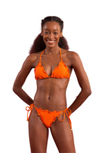 Laden Sie das Bild in den Galerie-Viewer, Model Front: Rio De Sol Set Set Dots-Orange Frufru