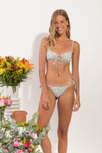 Laden Sie das Bild in den Galerie-Viewer, Model Front: Rio De Sol Oberteil Top Tiny-Garden Mila