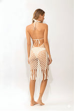Laden Sie das Bild in den Galerie-Viewer, Model Back: Rio De Sol Midi Dress Offwhite Serena Dress