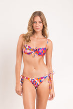 Laden Sie das Bild in den Galerie-Viewer, Model Front: Rio De Sol Set Set Funny Balconet-Tie Ibiza-Comfy