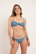 Laden Sie das Bild in den Galerie-Viewer, Model Front: Rio De Sol Set Set Chuva Bandeau-Joy Italy