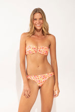 Laden Sie das Bild in den Galerie-Viewer, Model Front: Rio De Sol Unterteil Bottom Ditsy-Butter Nice