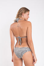 Laden Sie das Bild in den Galerie-Viewer, Model Back: Rio De Sol Set Set Collage Mel