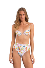 Laden Sie das Bild in den Galerie-Viewer, Model Front: Rio De Sol Unterteil Bottom Countryside Hotpants