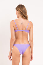Laden Sie das Bild in den Galerie-Viewer, Model Back: Rio De Sol Set Set Bora-Lavanda Bandeau-Joy Leblon