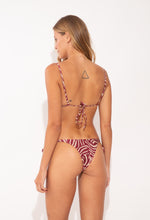 Laden Sie das Bild in den Galerie-Viewer, Model Back: Rio De Sol Oberteil Top Dune Lia