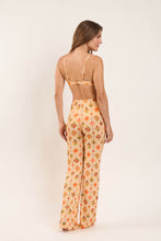 Laden Sie das Bild in den Galerie-Viewer, Model Back: Rio De Sol Strandhosen Mosaico Pants Lana