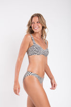 Laden Sie das Bild in den Galerie-Viewer, Image 03: Rio De Sol Set Set Collage Amelia Essential-Comfy