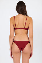 Laden Sie das Bild in den Galerie-Viewer, Model Back: Rio De Sol Oberteil Top Shimmer-Divino Bandeau-Knot