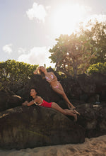 Laden Sie das Bild in den Galerie-Viewer, Image 13: Wednesday In Hawaii By Rio De Sol Oberteil Top Pua-Hibiscus Kauai