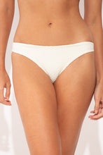 Laden Sie das Bild in den Galerie-Viewer, Gallery: Rio De Sol Unterteil Bottom Junco-Offwhite Essential-Comfy