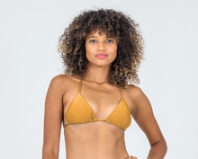 Laden Sie das Bild in den Galerie-Viewer, Model Front: Rio De Sol Oberteil Top Damasco Tri-Inv