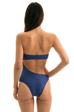 Laden Sie das Bild in den Galerie-Viewer, Model Back: Rio De Sol Badeanzug Body Kiwanda Denim Rio