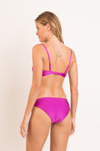 Laden Sie das Bild in den Galerie-Viewer, Model Back: Rio De Sol Unterteil Bottom Shimmer-Gaia Essential-Comfy