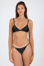 Laden Sie das Bild in den Galerie-Viewer, Model Front: Rio De Sol Unterteil Bottom Shimmer-Black California