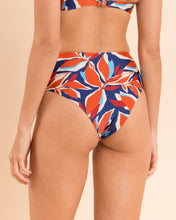 Laden Sie das Bild in den Galerie-Viewer, Image 11: Rio De Sol Unterteil Bottom Leaves Hotpants