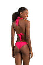 Laden Sie das Bild in den Galerie-Viewer, Model Back: Rio De Sol Set Set Dots-Virtual-Pink Mel Italy