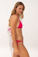 Laden Sie das Bild in den Galerie-Viewer, Image 03: Wednesday In Hawaii By Rio De Sol Set Set Guava Kauai Kaleia