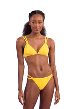 Laden Sie das Bild in den Galerie-Viewer, Model Front: Rio De Sol Set Set Malibu-Yellow Tri-Duo Rio-Duo