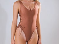 Laden und Abspielen von Videos im Galerie-Viewer, Video: Rio De Sol Badeanzug Shimmer-Copper Zoe