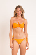 Laden Sie das Bild in den Galerie-Viewer, Model Front: Rio De Sol Unterteil Bottom Dots-Mango Ibiza-Comfy
