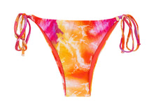 Laden Sie das Bild in den Galerie-Viewer, Product Front: Rio De Sol Unterteil Bottom Tiedye-Red Ibiza