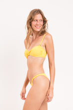 Laden Sie das Bild in den Galerie-Viewer, Image 04: Rio De Sol Set Set Amarelo Bandeau-Crispy Cheeky-Crispy