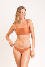 Laden Sie das Bild in den Galerie-Viewer, Image 03: Rio De Sol Set Set Nocciola Bandeau-Reto High-Leg