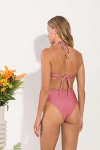 Laden Sie das Bild in den Galerie-Viewer, Model Back: Rio De Sol Set Set Shimmer-Confetti Twist Belted-High-Waist