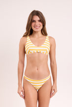Laden Sie das Bild in den Galerie-Viewer, Model Front: Rio De Sol Oberteil Top Sunshine Hera