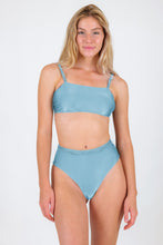 Laden Sie das Bild in den Galerie-Viewer, Model Front: Rio De Sol Oberteil Top Mirante Bandeau-Reto
