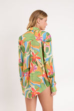 Laden Sie das Bild in den Galerie-Viewer, Model Back: Rio De Sol Hemdblusenkleid Tropical Shirt Greta
