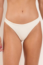 Laden Sie das Bild in den Galerie-Viewer, Bottom Sand-Chantilly Essential-Comfy
