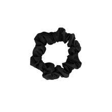Laden Sie das Bild in den Galerie-Viewer, Product Front: Rio De Sol Haar-Accessoires Icon-Nero Scrunchie

