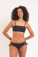 Laden Sie das Bild in den Galerie-Viewer, Model Front: Rio De Sol Unterteil Bottom Nero Madrid
