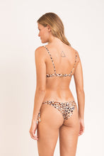 Laden Sie das Bild in den Galerie-Viewer, Model Back: Rio De Sol Set Set Leopard Balconet-Tie Italy
