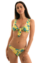 Laden Sie das Bild in den Galerie-Viewer, Model Front: Rio De Sol Unterteil Bottom Florescer Highleg
