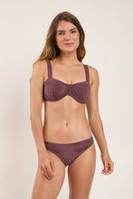 Laden Sie das Bild in den Galerie-Viewer, Model Front: Rio De Sol Oberteil Top Malibu-Ebano Amelia
