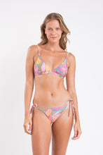 Laden Sie das Bild in den Galerie-Viewer, Model Front: Rio De Sol Set Set Lyla Tri-Fixo Ibiza
