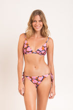 Laden Sie das Bild in den Galerie-Viewer, Model Front: Rio De Sol Unterteil Bottom Amore-Pink Ibiza-Comfy
