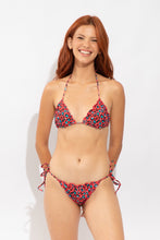 Laden Sie das Bild in den Galerie-Viewer, Model Front: Rio De Sol Oberteil Top Coral-Feline Frufru
