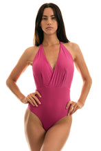 Laden Sie das Bild in den Galerie-Viewer, Model Front: Rio De Sol Badeanzug Cloque Lichia Transpassado
