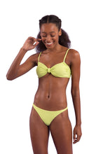 Laden Sie das Bild in den Galerie-Viewer, Image 04: Rio De Sol Set Set Bora-Citrus Bandeau-Joy Leblon-Fio
